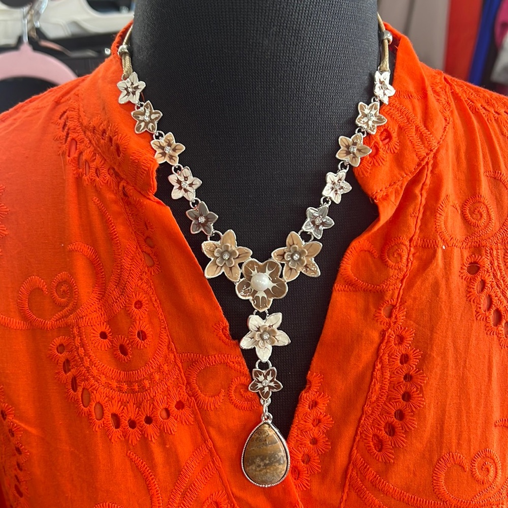 FROM PARIS CHIC NECKLACE - Picture 1 of 1